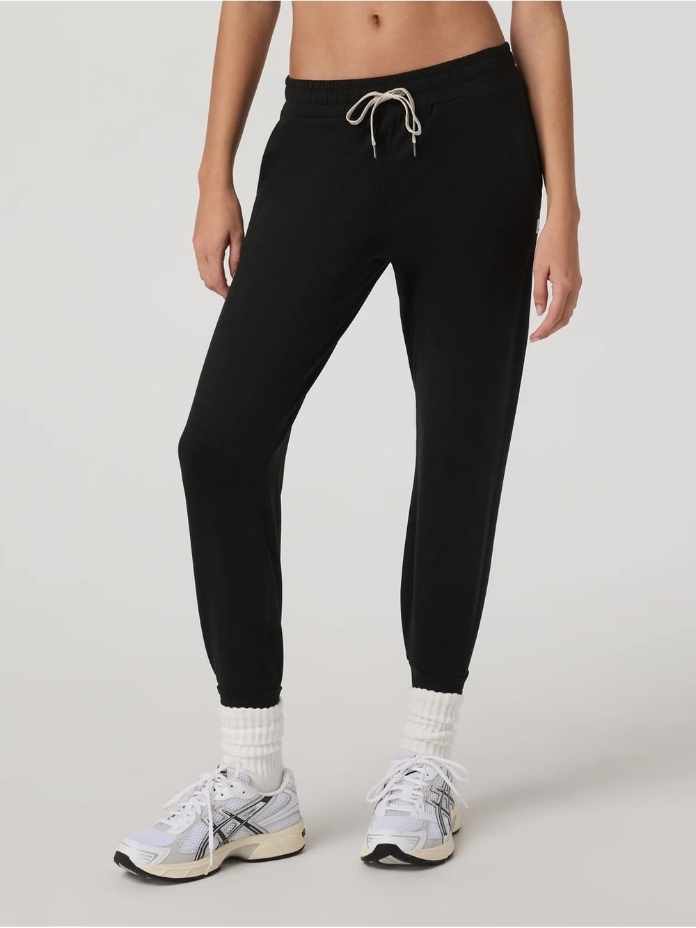 Vuori Heather Black Women's Performance LONG Drawstring Joggers Large L VW303-L